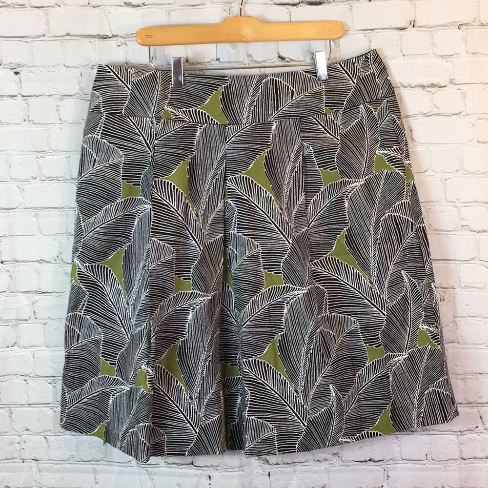 East 5th Leaf Pattern Skirt Box Pleats has Pockets Size 18